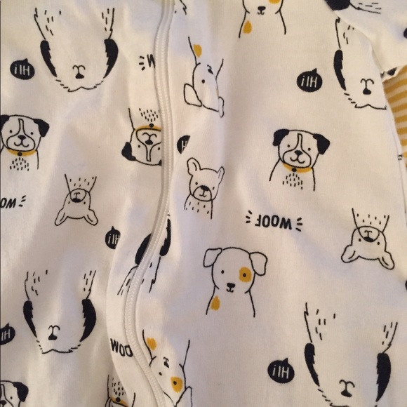 Bundle of 2 Newborn Onesies (Fleece not available) - Picture 2 of 5